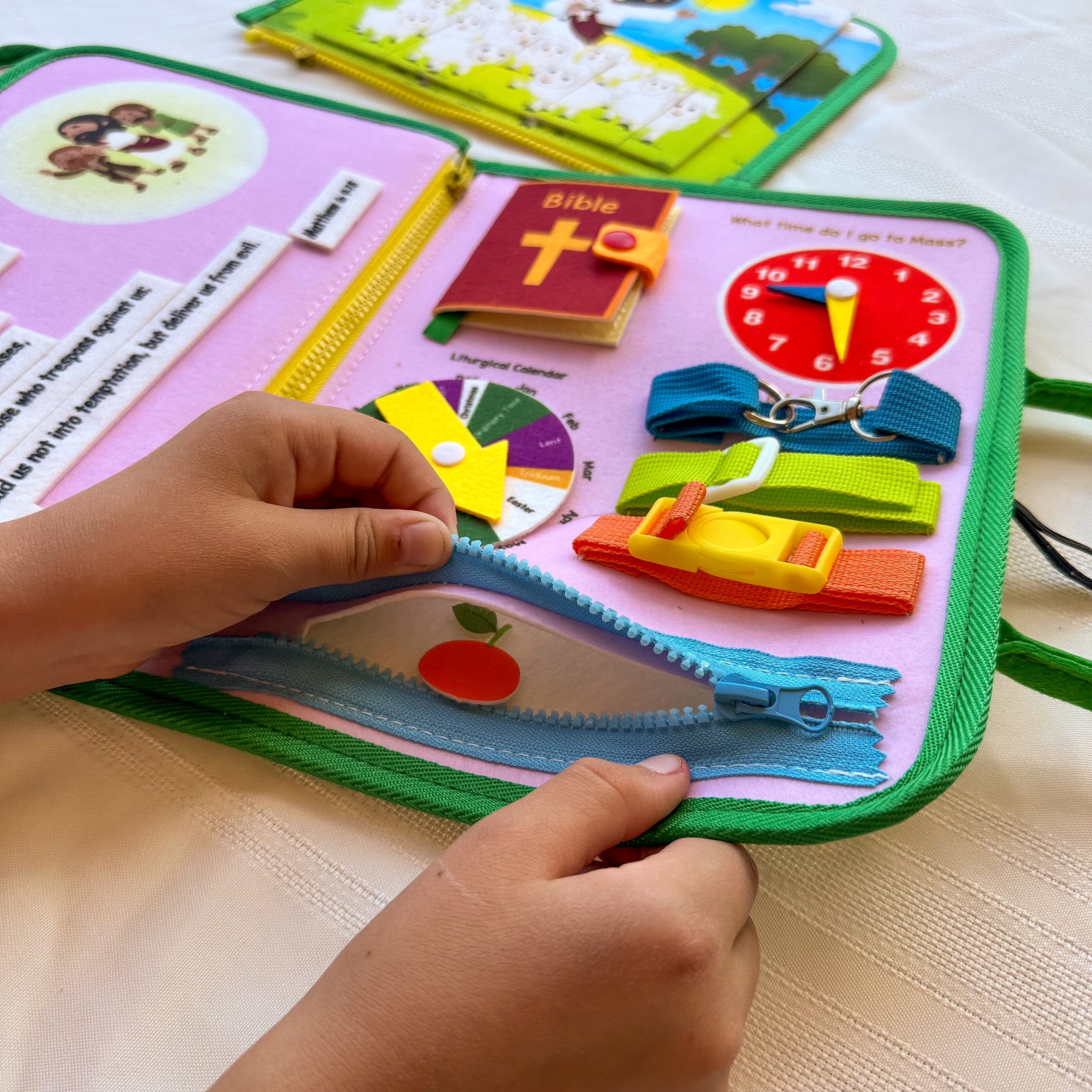 My Pray & Play Busy Book: A Quiet Felt Book - Image 5