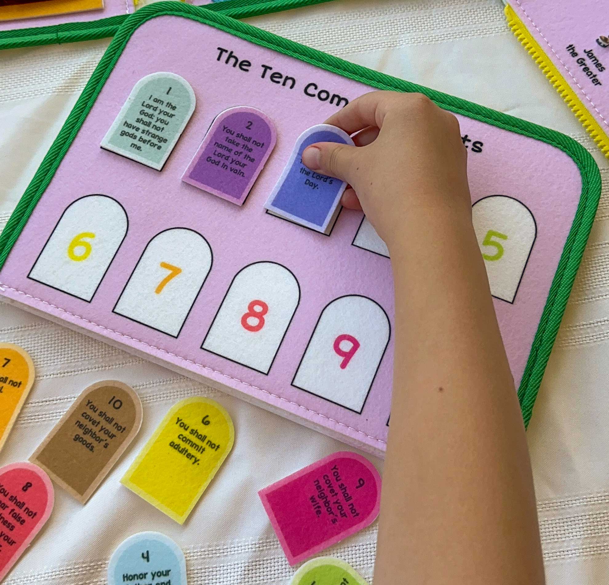 My Pray & Play Busy Book: A Quiet Felt Book - Image 4