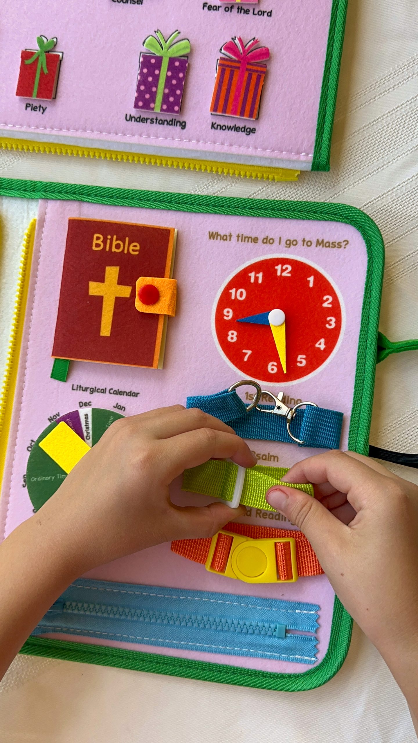 My Pray & Play Busy Book: A Quiet Felt Book - Image 2