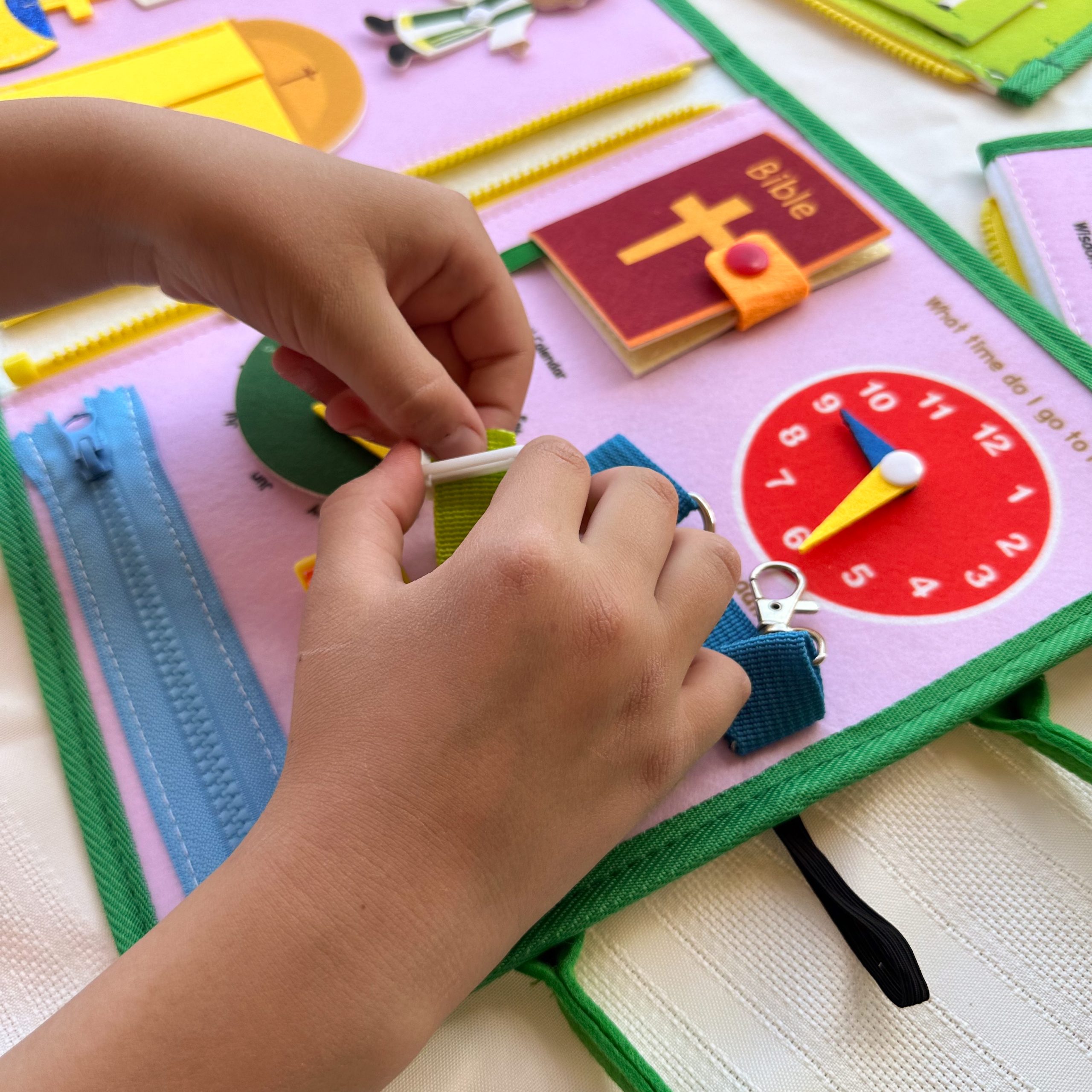 My Pray & Play Busy Book: A Quiet Felt Book - Image 6