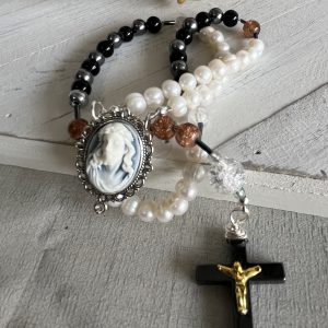 Jesus Thorns Cameo Rosary: Freshwater Pearl & Black Gemstone Prayer Beads