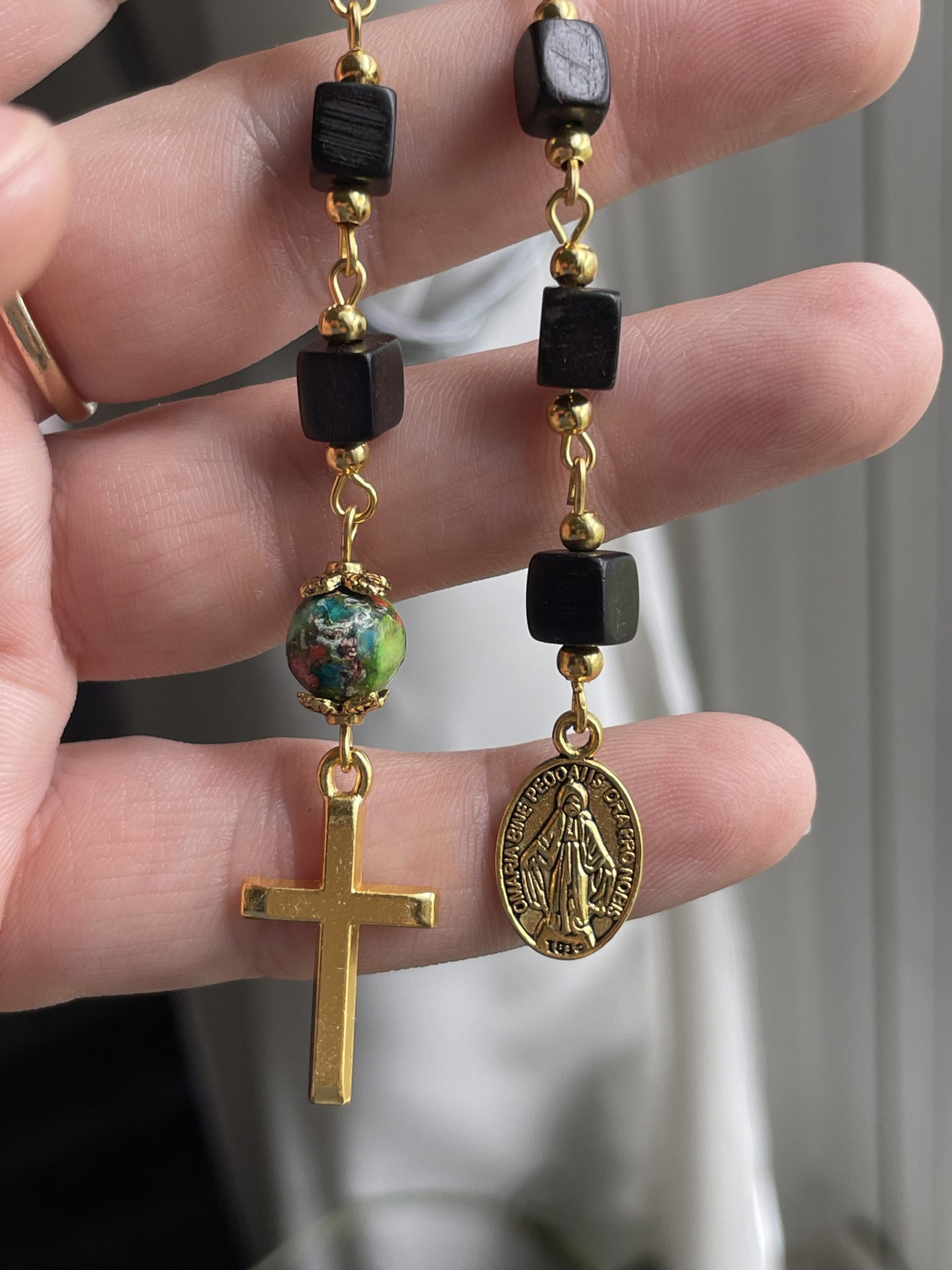 Black Sandalwood Single Decade Rosary - Image 2