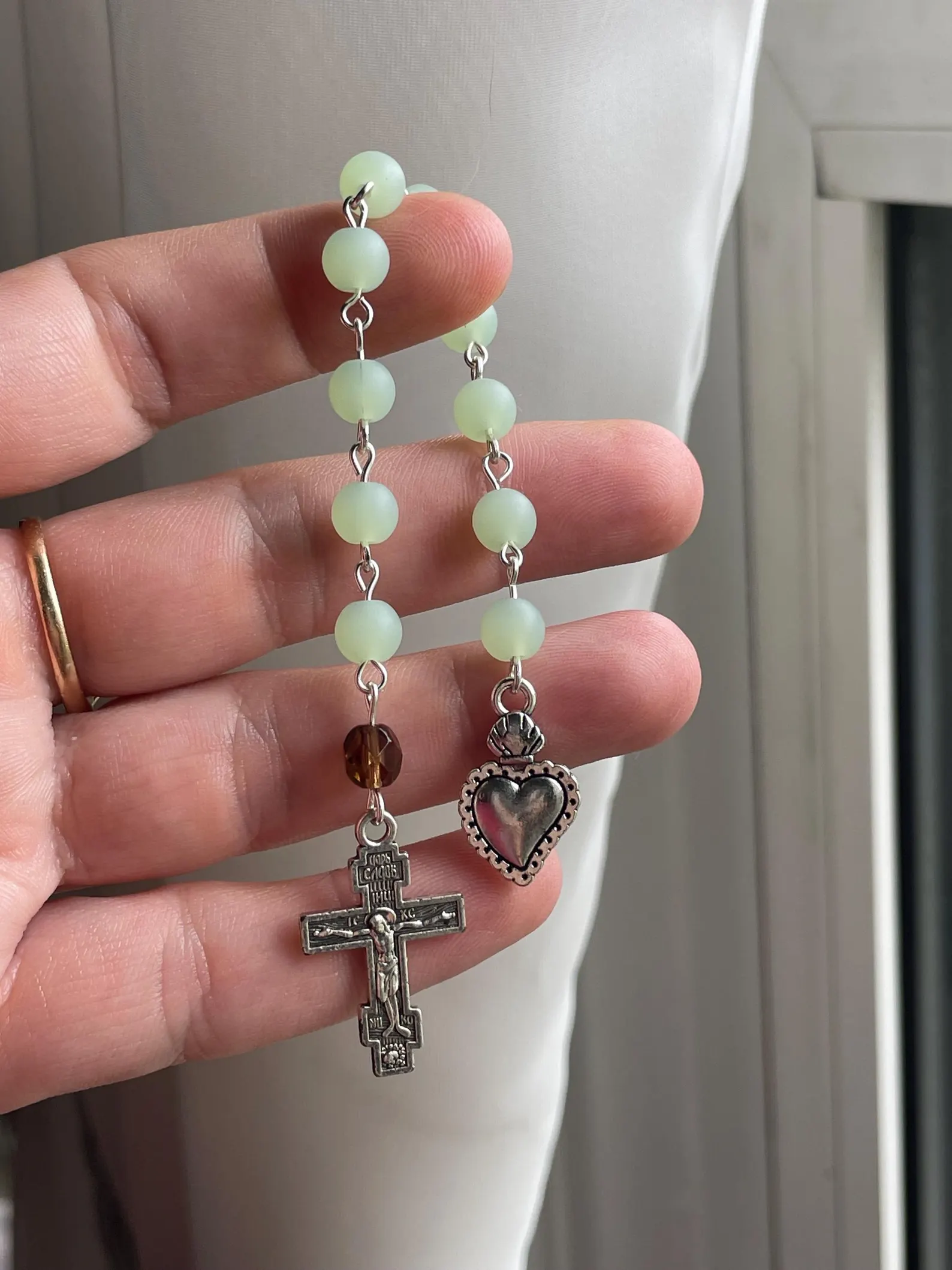 Green Sea Glass Single Decade Rosary - Image 2